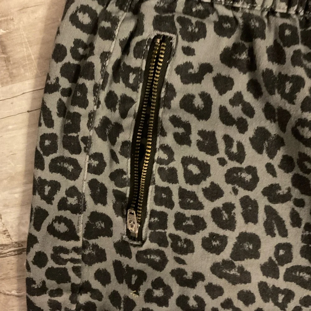 Celebrity Pink Gray Cheetah Print Jean Joggers - Picture 5 of 7